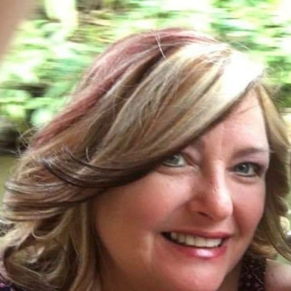 Meet your Posher, Carmell - Picture 1 of 1